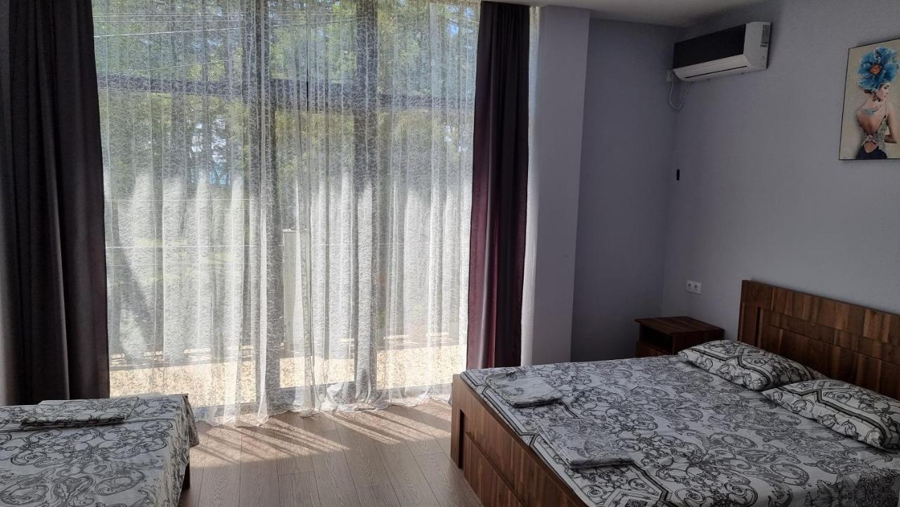 French Hotel 코불레티 외부 사진