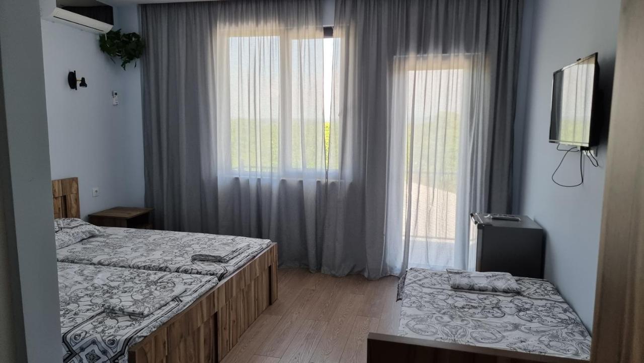 French Hotel 코불레티 외부 사진