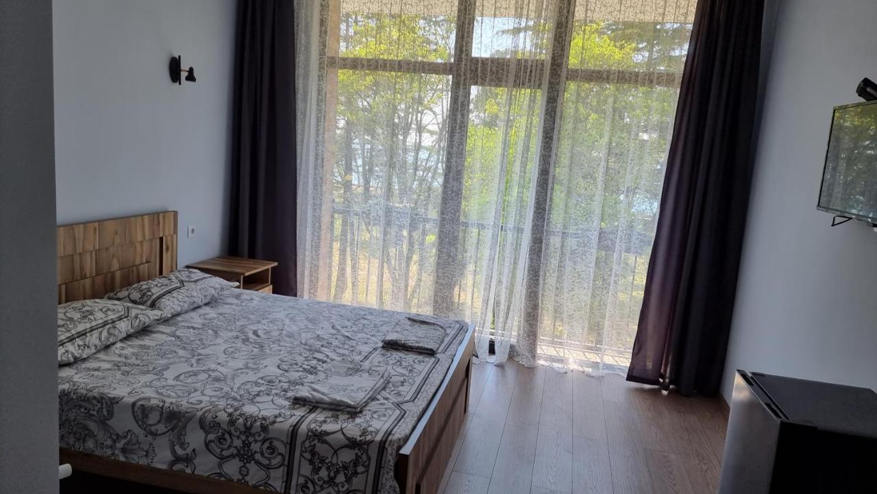 French Hotel 코불레티 외부 사진